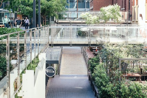 Photo représentant une passerelle qui permet d'identifier une éventuelle menace. 